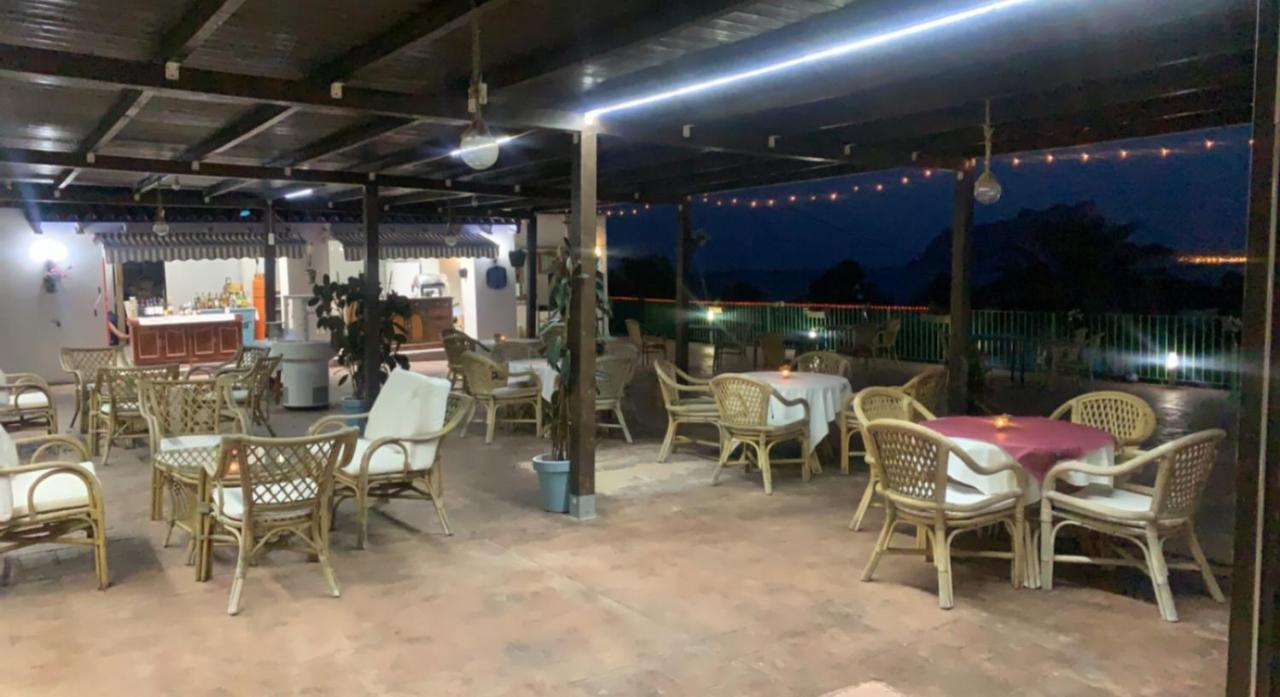 Hotel Restaurant Baladrar بينيسا المظهر الخارجي الصورة
